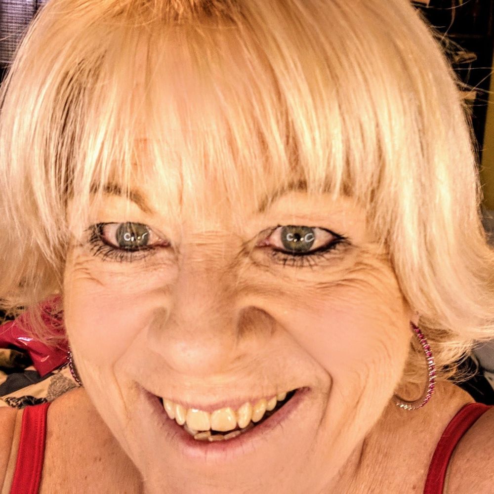 Meet your Posher, Laurie